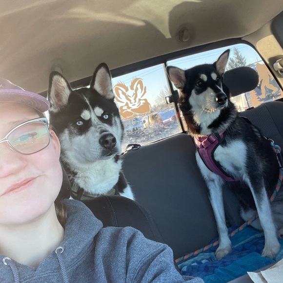 Meet your Posher, Sarah - Picture 1 of 3